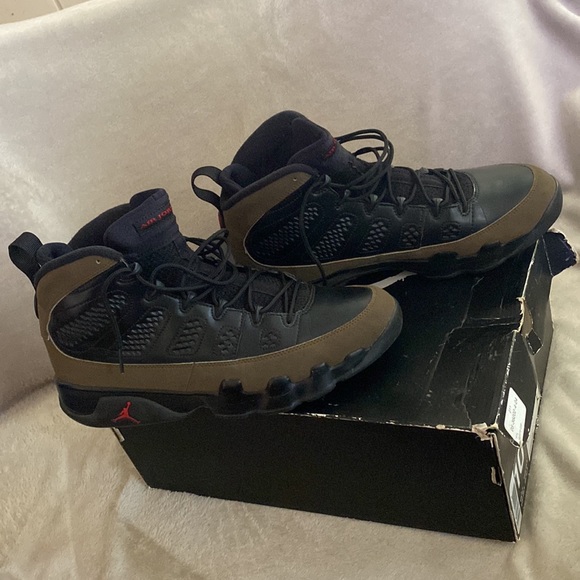 Air Jordan Olive 9 Retro 2012 - Picture 3 of 7